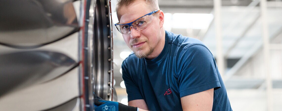 Composite Operator (m/f/d), 1. image